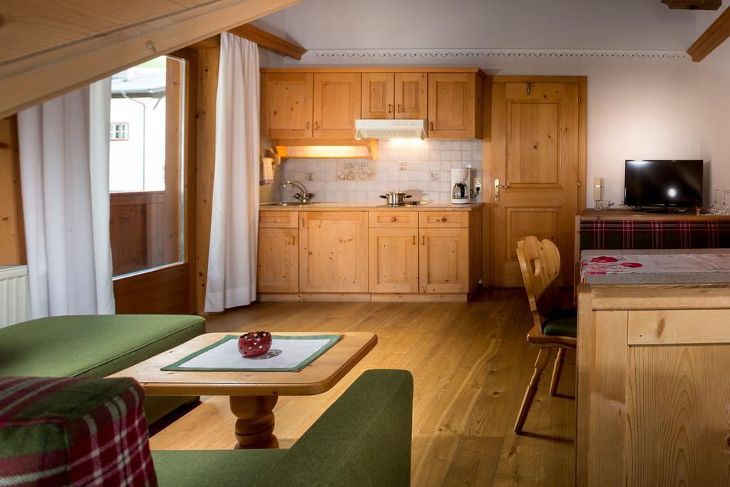 Alfonsstueberl - Ferienwohnungen & Restaurant Innervillgraten Eksteriør bilde