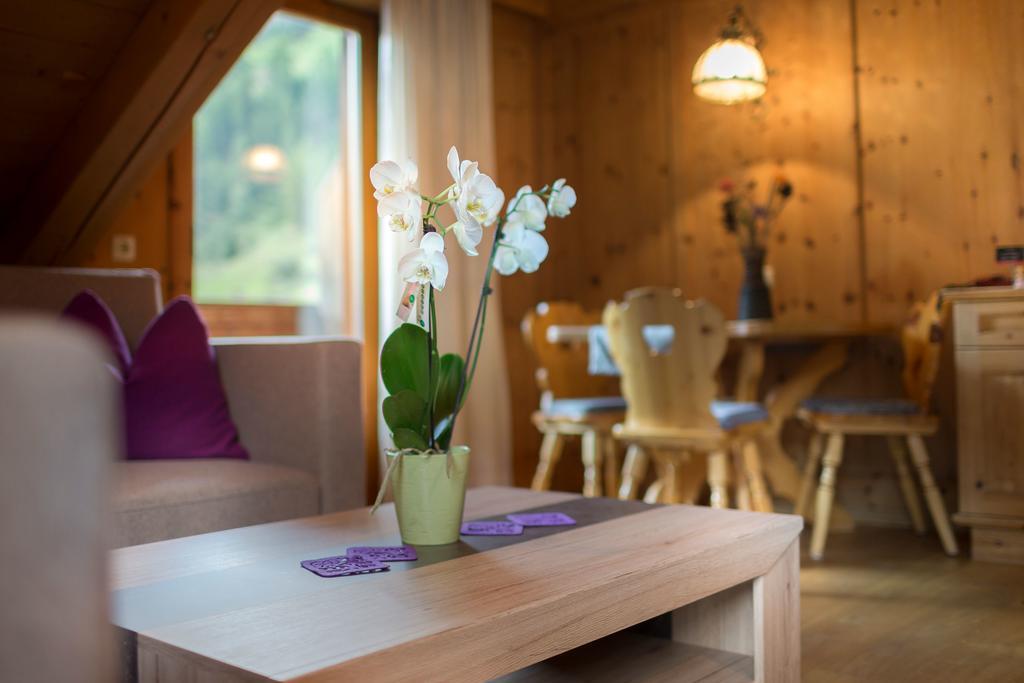 Alfonsstueberl - Ferienwohnungen & Restaurant Innervillgraten Eksteriør bilde