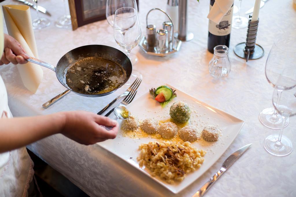 Alfonsstueberl - Ferienwohnungen & Restaurant Innervillgraten Eksteriør bilde