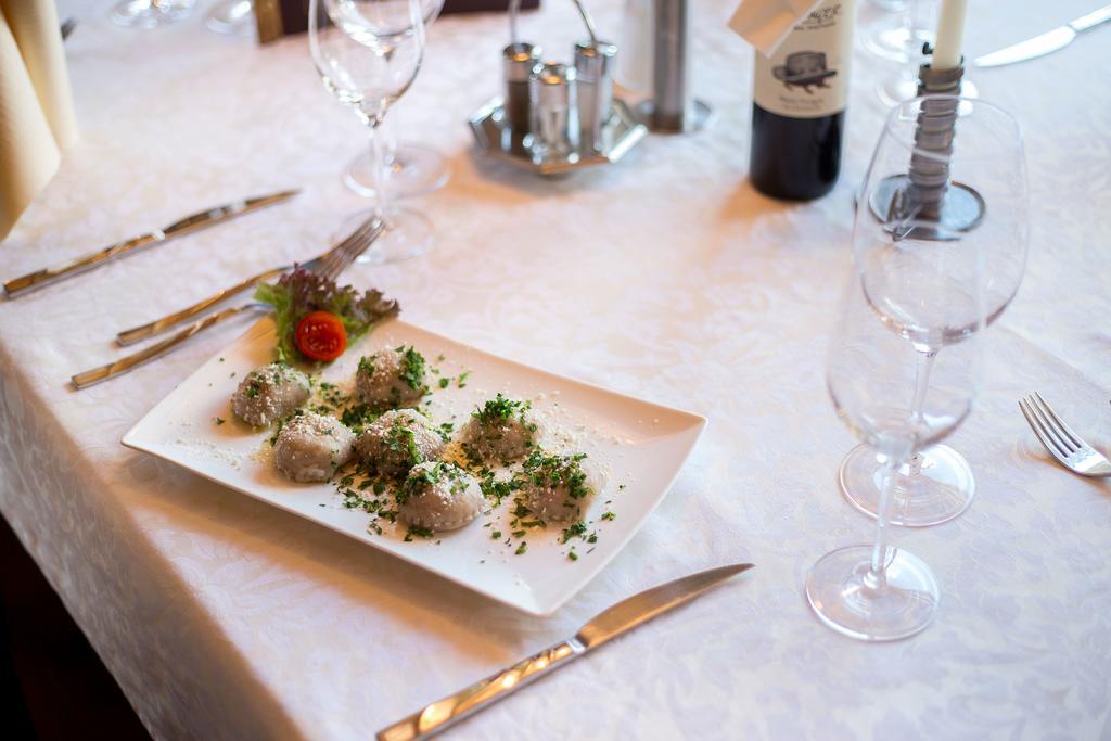 Alfonsstueberl - Ferienwohnungen & Restaurant Innervillgraten Eksteriør bilde